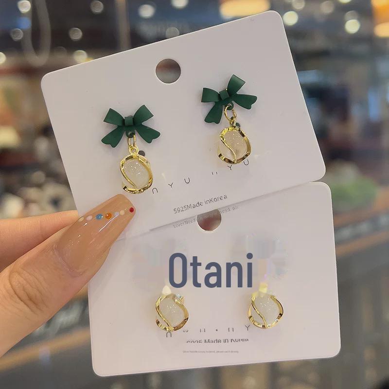 2022 Cat s Eye Stone Bow Earrings, Silver Needle, Forest Series, Super Fairy Style for Students Green - Silver Needle
2022 Cat s Eye Stone Bow Earrings, Silver Needle, Forest Series, Super Fairy Style for Students Green - Silver Needle