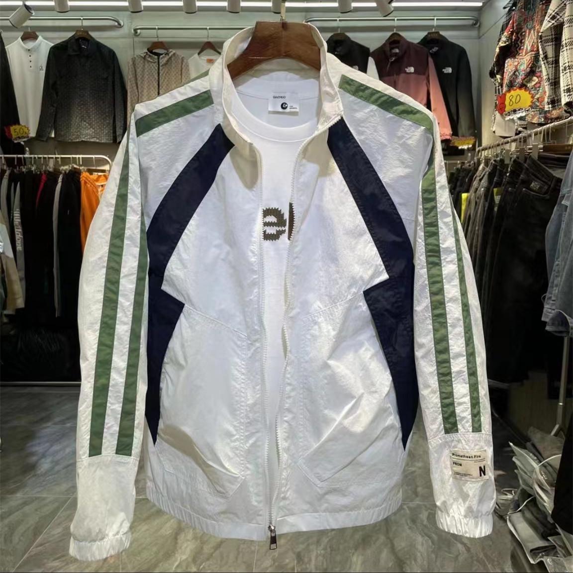 Men s Trendy Striped Patchwork Stand Collar Jacket: Spring/Autumn Loose Fit 3XL білий
Men s Trendy Striped Patchwork Stand Collar Jacket: Spring/Autumn Loose Fit 3XL білий
