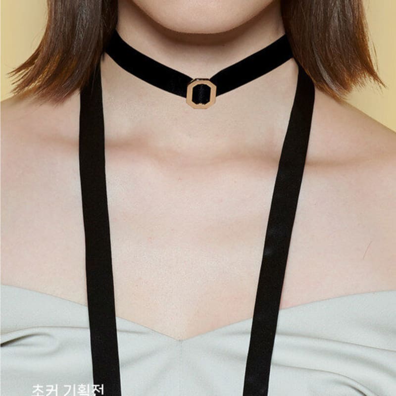 Saint Luxure Scarf Choker 06 CHOKER BLACK 170
Saint Luxure Scarf Choker 06 CHOKER BLACK 170