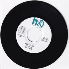 7inch Record DAVILLE - Wuk Yu Gal NONE H2O Productions Jamaica Reggae, Ska & Dub Used
7inch Record DAVILLE - Wuk Yu Gal NONE H2O Productions Jamaica Reggae, Ska & Dub Used