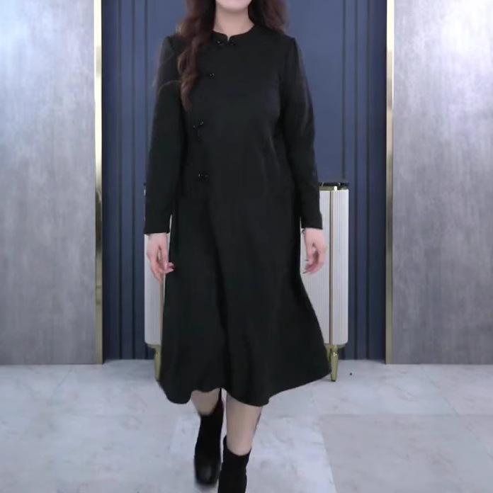 2025 Modern Chinese Style Plus Size Cheongsam with Stand Collar - Elegant, Loose, Slimming, Popular for Moms 6XL (220-240 Jin) чёрный
2025 Modern Chinese Style Plus Size Cheongsam with Stand Collar - Elegant, Loose, Slimming, Popular for Moms 6XL (220-240 Jin) чёрный
