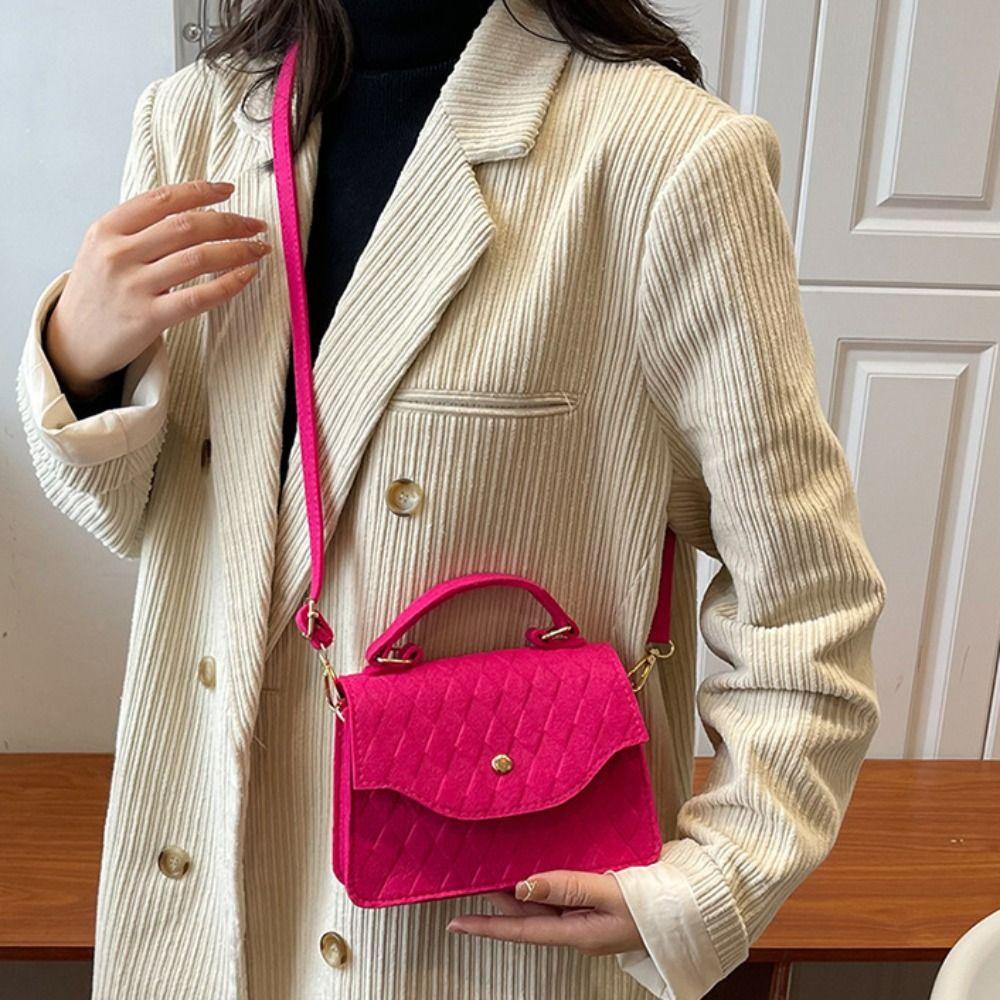 Message Bag Retro Shoulder Bag Handbag Luxury Crossbody Bag Simple Small Square Tote Bag Shopping
Message Bag Retro Shoulder Bag Handbag Luxury Crossbody Bag Simple Small Square Tote Bag Shopping