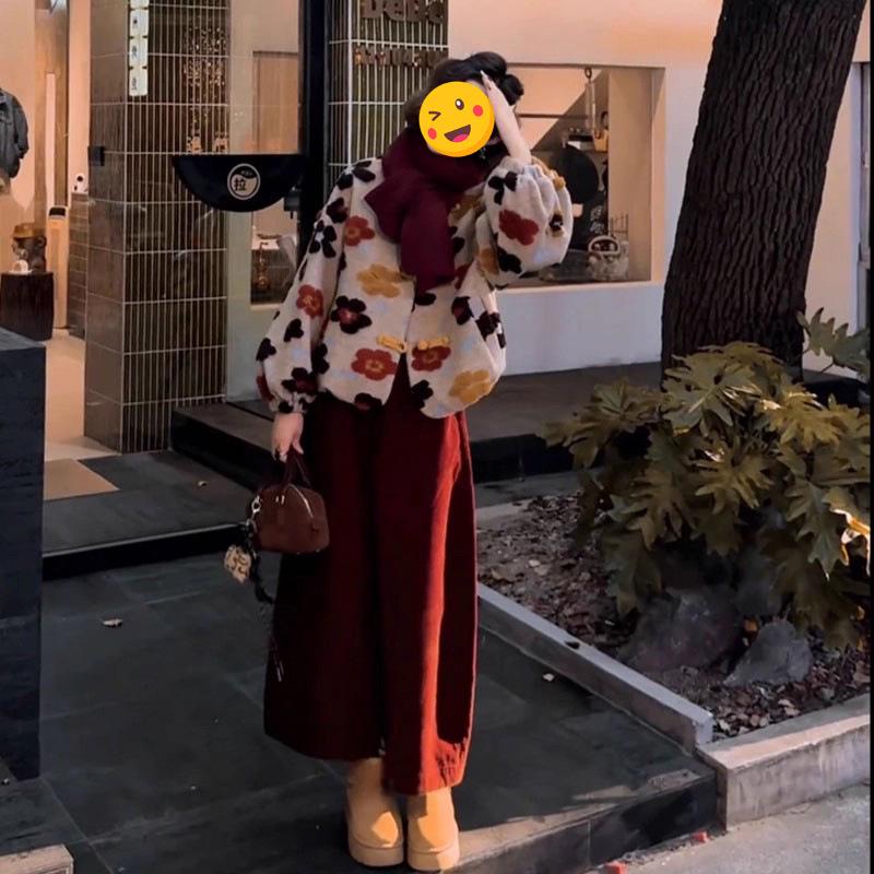 2025 Winter Chinese Frog Button Floral Jacket with High-Waisted Sweatpants and Elegant Dress Set 2XL (130-145 jin)
2025 Winter Chinese Frog Button Floral Jacket with High-Waisted Sweatpants and Elegant Dress Set 2XL (130-145 jin)