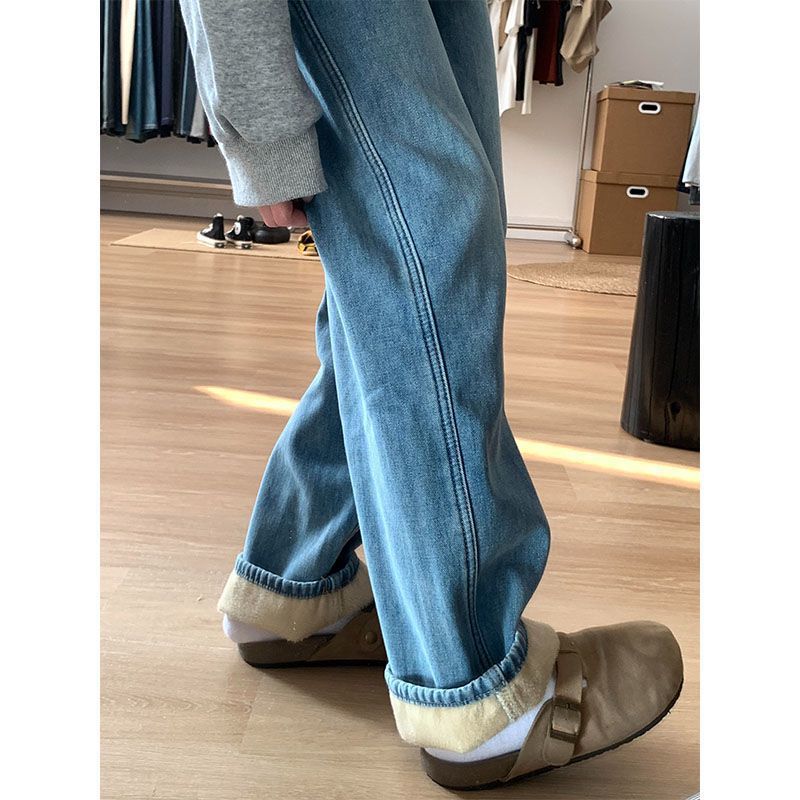 Флисовые утепленные джинсы светло-голубые модные зимние новые с высокой посадкой свободные драпирующиеся брюки с широкими штанинами S синий
Флисовые утепленные джинсы светло-голубые модные зимние новые с высокой посадкой свободные драпирующиеся брюки с широкими штанинами S синий