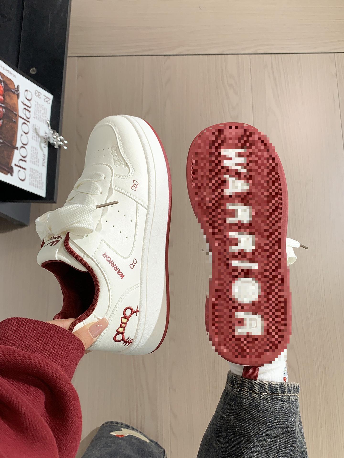 Fleece kt cat little white shoes women s 2 autumn and winter new thick-soled warm two cotton shoes versatile junior high school board shoes 40 runs half a size small
Fleece kt cat little white shoes women s 2 autumn and winter new thick-soled warm two cotton shoes versatile junior high school board shoes 40 runs half a size small