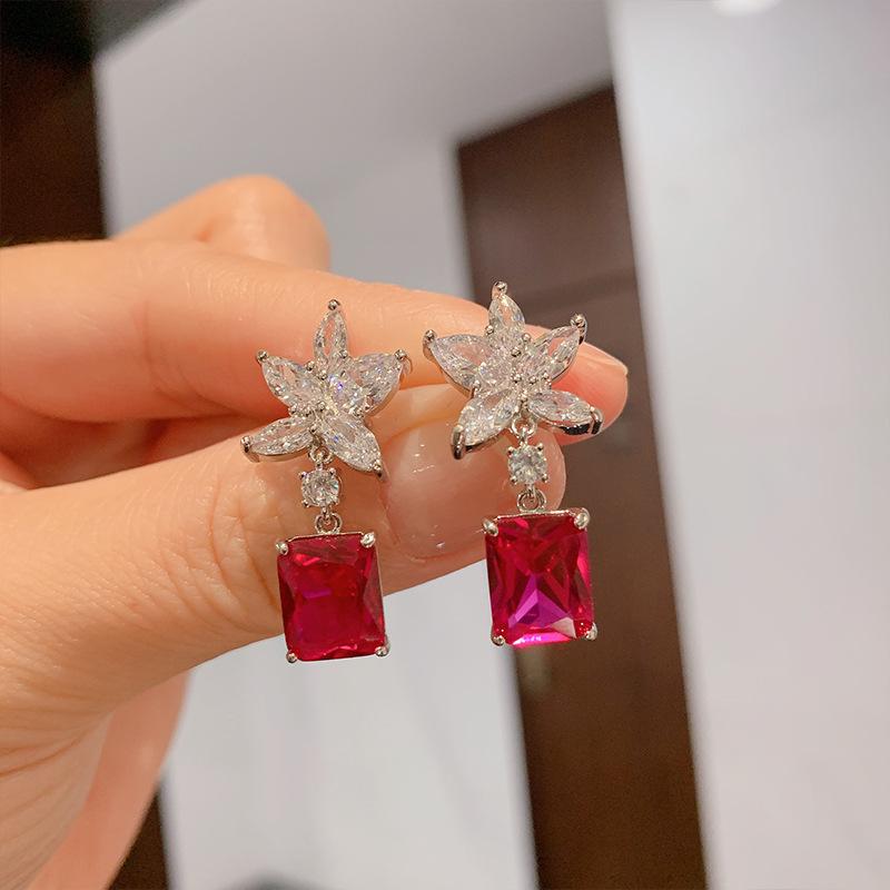 Серебряная игла S925, красный корунд, имитация голубиной крови, кулон, желтая бриллиантовая звезда, женские украшения
Серебряная игла S925, красный корунд, имитация голубиной крови, кулон, желтая бриллиантовая звезда, женские украшения