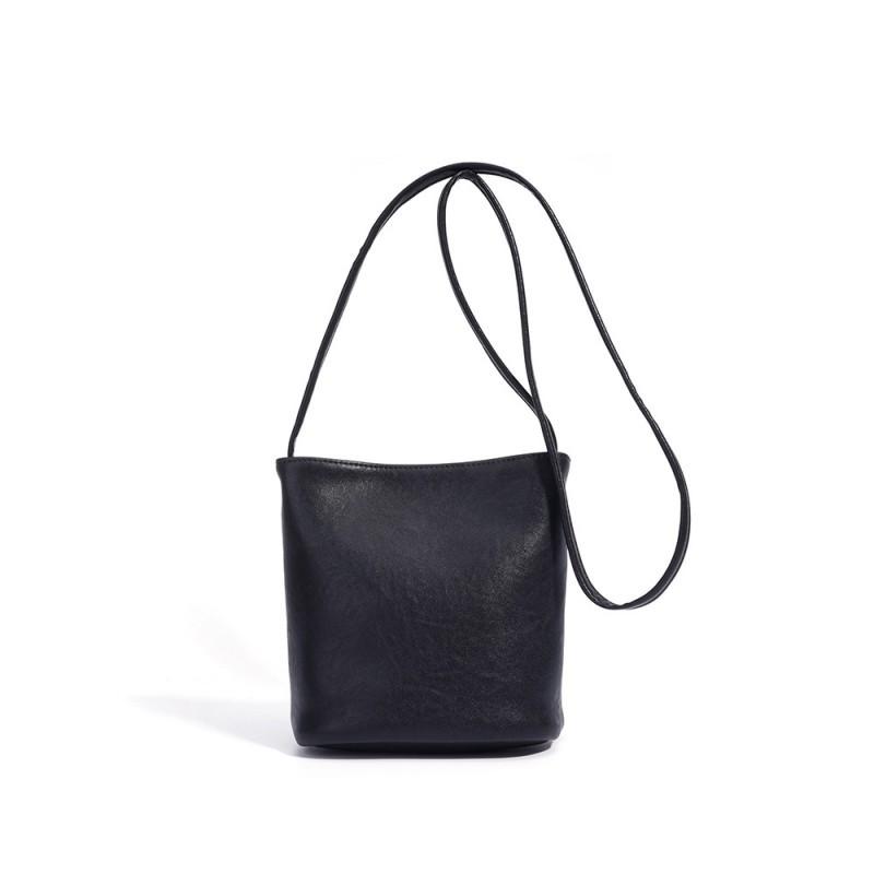 Niche Minimalist Style Cowhide Small Bucket Bag Exquisite Handbag Crossbody Commuting Casual Leather Women 17x11x17cm чёрный
Niche Minimalist Style Cowhide Small Bucket Bag Exquisite Handbag Crossbody Commuting Casual Leather Women 17x11x17cm чёрный