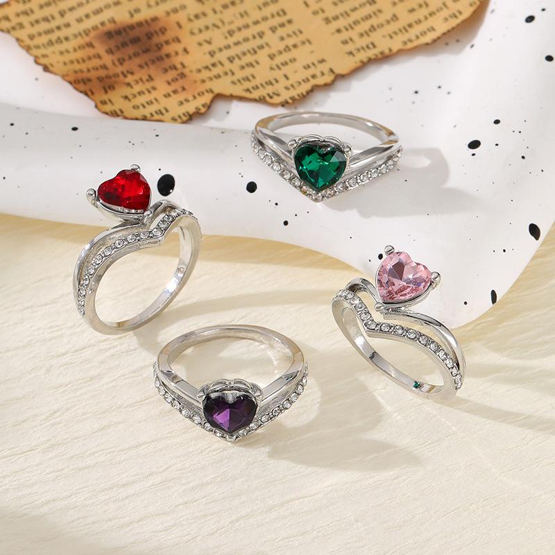 New V-shaped diamond-set love 4-color jewelry, simple, fashionable and versatile women s ring No. 6 красный
New V-shaped diamond-set love 4-color jewelry, simple, fashionable and versatile women s ring No. 6 красный