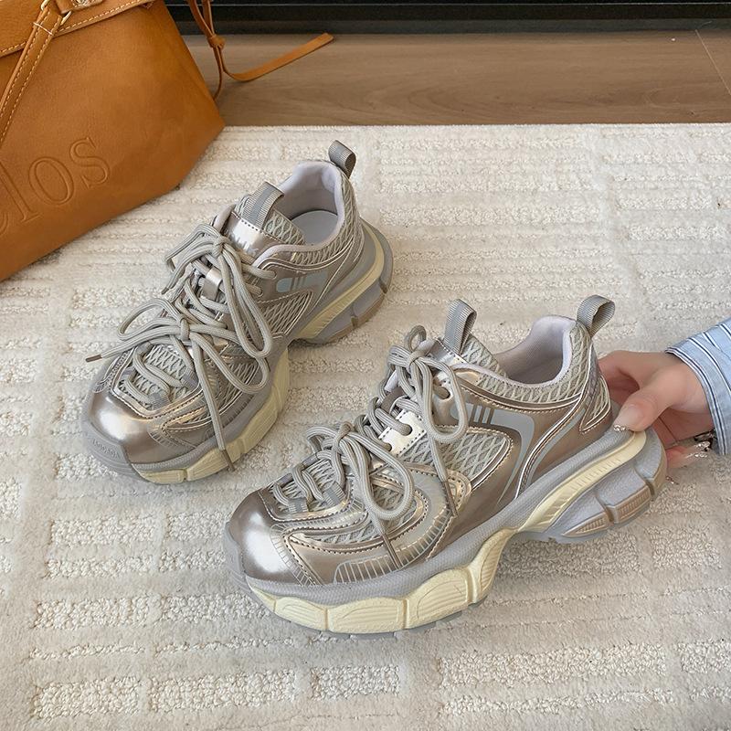 Кожаные дышащие кроссовки-сетка Paris Daddy женские 2025 лето новые универсальные на толстой подошве увеличивающие рост повседневные спортивные туфли 40 шампанского
Кожаные дышащие кроссовки-сетка Paris Daddy женские 2025 лето новые универсальные на толстой подошве увеличивающие рост повседневные спортивные туфли 40 шампанского