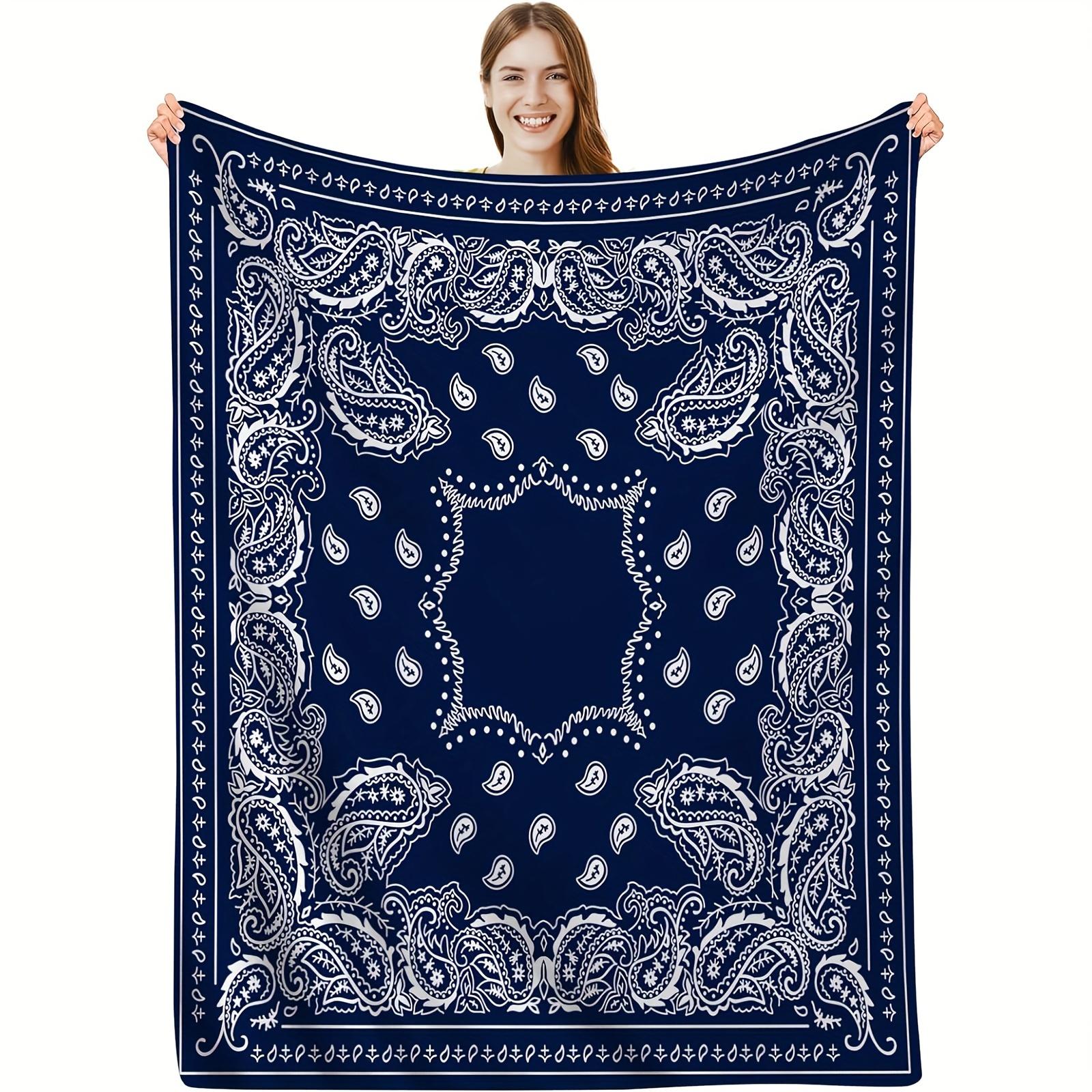 1pc dark blue flannel blanket, lunch break cover blanket, sofa bedding 100x150cm
1pc dark blue flannel blanket, lunch break cover blanket, sofa bedding 100x150cm