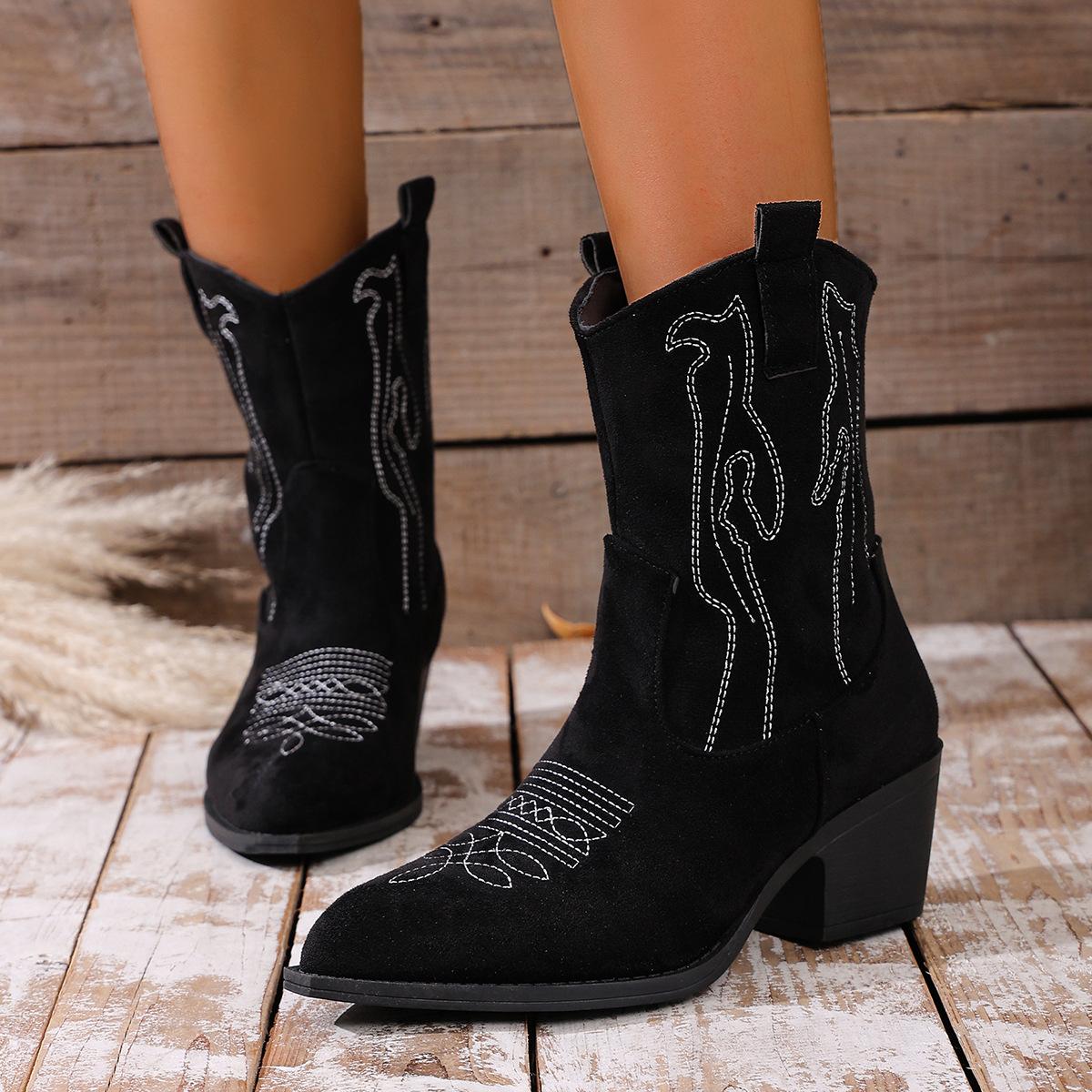 2025 new short western cowboy boots suede thick heel pointed V mouth thin British style retro short boots 43 чорний
2025 new short western cowboy boots suede thick heel pointed V mouth thin British style retro short boots 43 чорний