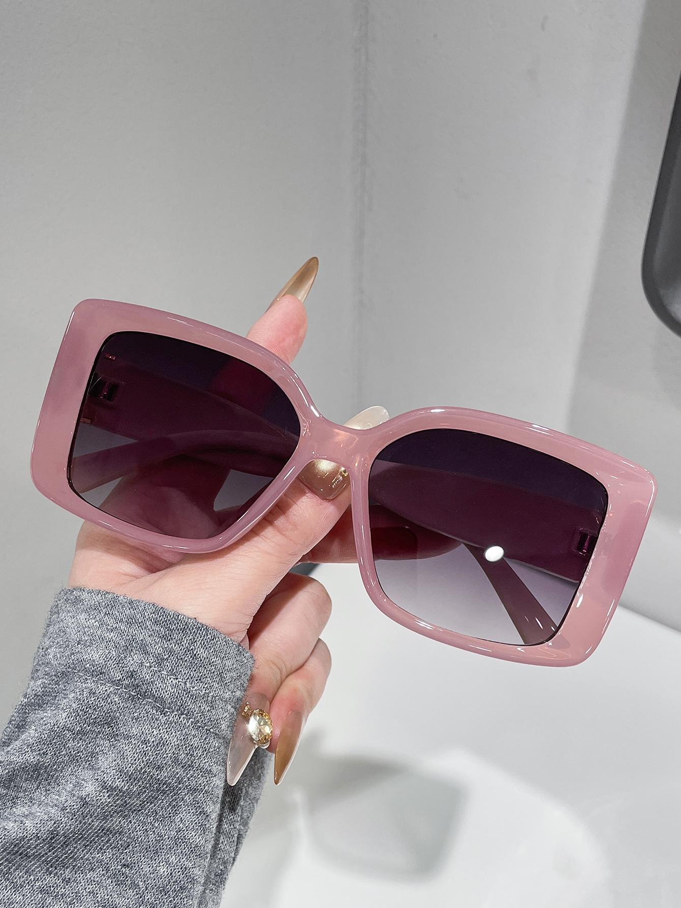 Unisex Retro European Rectangle Fashion Glasses Suitable for Daily Wear Driving And Street Photography розовый
Unisex Retro European Rectangle Fashion Glasses Suitable for Daily Wear Driving And Street Photography розовый