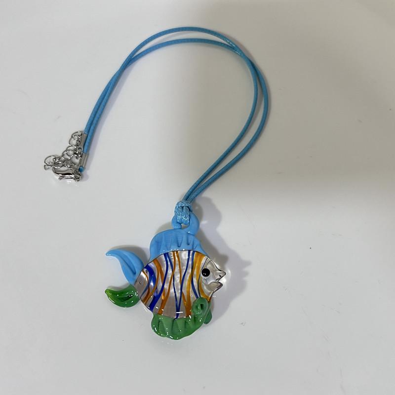 Colourful Glaze Goldfish Seahorse Glass Pendant Necklace INES Striped Beaded Jewelry for Women Fashion Cute Gift New
Colourful Glaze Goldfish Seahorse Glass Pendant Necklace INES Striped Beaded Jewelry for Women Fashion Cute Gift New
