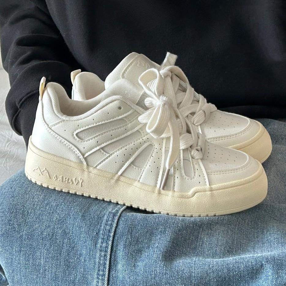 Маленькие белые туфли на толстой подошве, женские, студенческие, весна и лето 2025, новые, ins, универсальные кожаные кеды, ретро, обувь-буханка, тренд 40
Маленькие белые туфли на толстой подошве, женские, студенческие, весна и лето 2025, новые, ins, универсальные кожаные кеды, ретро, обувь-буханка, тренд 40