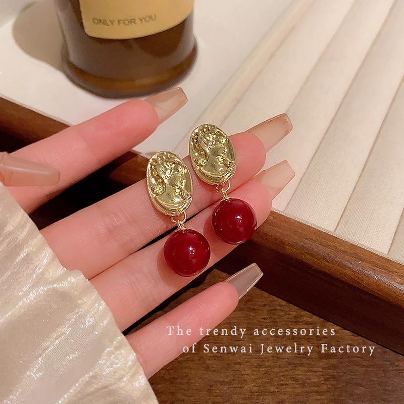 New retro human avatar earrings femininity red beanie earrings celebrity ears
New retro human avatar earrings femininity red beanie earrings celebrity ears