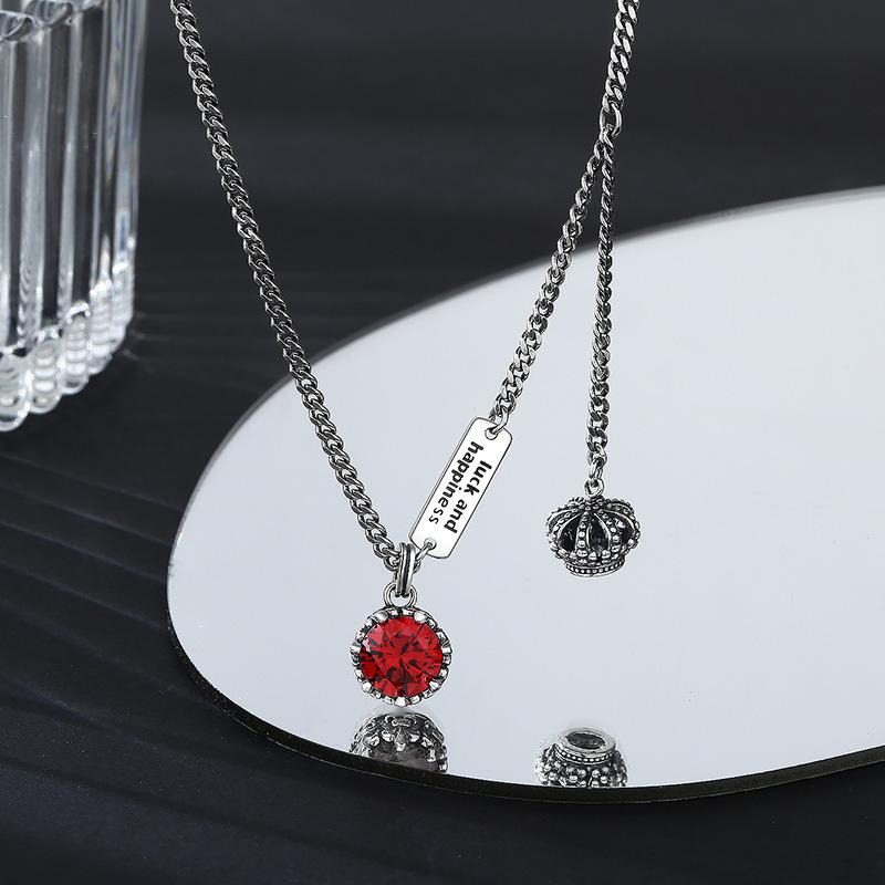 Personality trend colorful crown letter square necklace retro old ins Fengtai collarbone chain
Personality trend colorful crown letter square necklace retro old ins Fengtai collarbone chain
