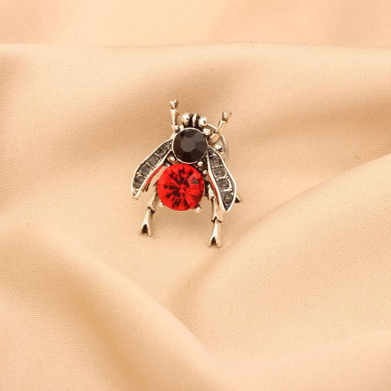 Vintage Little Bee Brooch for Women Men Fashion Crystal Insect Rhinestone Corsage Coat Suit Accessories Pin Party Wedding Gifts
Vintage Little Bee Brooch for Women Men Fashion Crystal Insect Rhinestone Corsage Coat Suit Accessories Pin Party Wedding Gifts