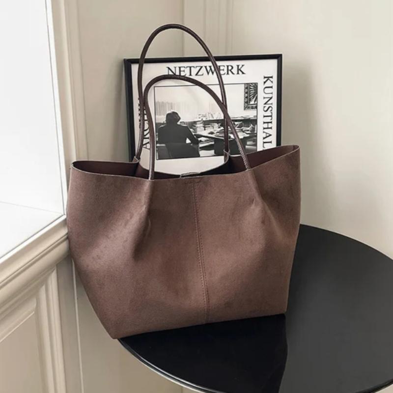 2026 New Large Capacity Mother-Child Bucket Bag Tote Bag Fashi Commuting Single Shoulder Street Style Suede Handbags кавовий
2026 New Large Capacity Mother-Child Bucket Bag Tote Bag Fashi Commuting Single Shoulder Street Style Suede Handbags кавовий