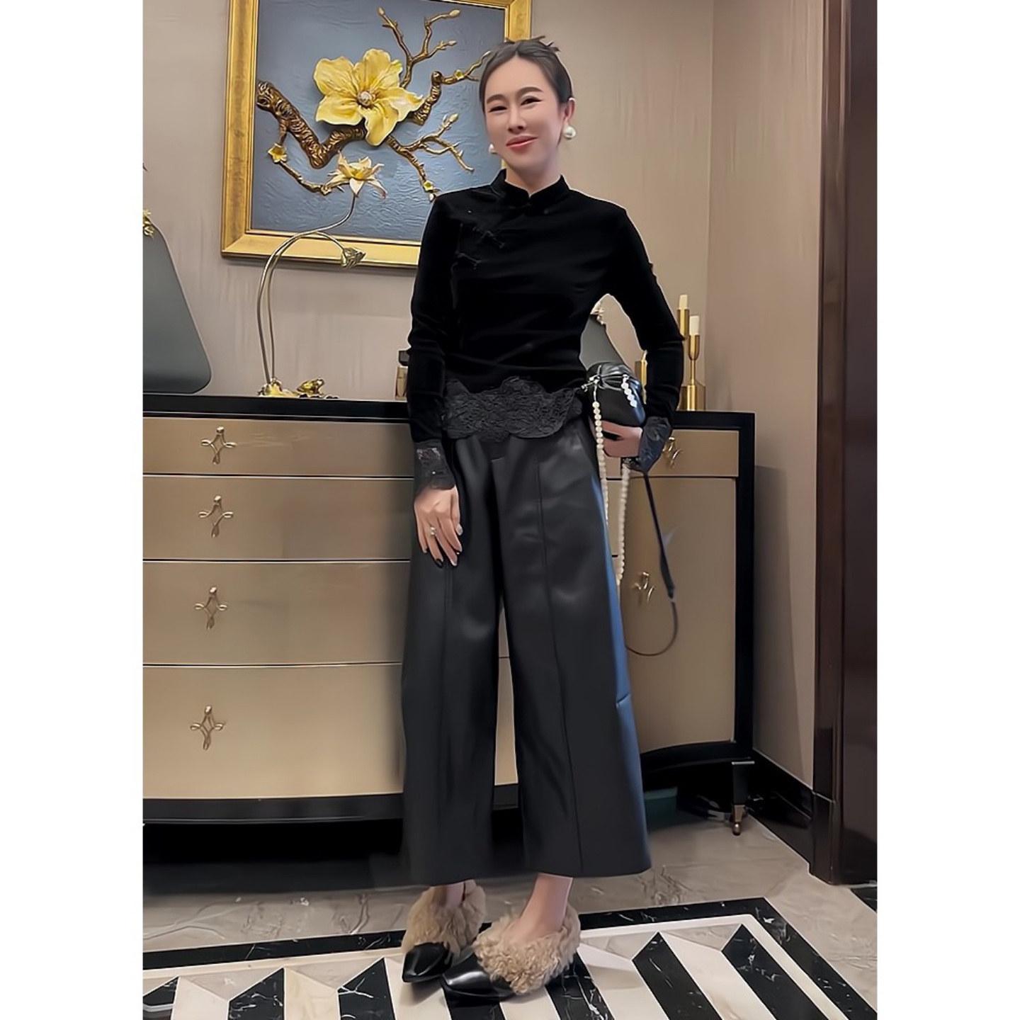 This year s trendy black retro stand collar winter top with a stylish, slim-fit design. 3XL (Recommended 70-80kg)
This year s trendy black retro stand collar winter top with a stylish, slim-fit design. 3XL (Recommended 70-80kg)