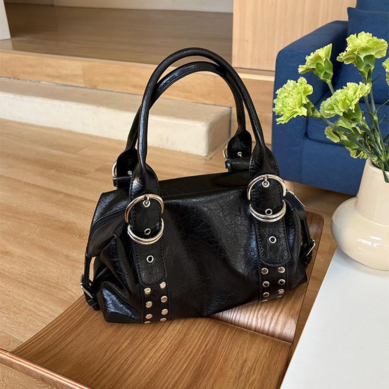 Spring Metallic Soft Leather Boston Shoulder Bag Fashion Rivet PU Leather Hot Girl Motorcycle Underarm Ladies Big Handbag Black
Spring Metallic Soft Leather Boston Shoulder Bag Fashion Rivet PU Leather Hot Girl Motorcycle Underarm Ladies Big Handbag Black