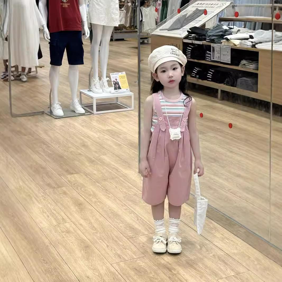 Girls Trendy Sporty Spring/Summer Two-Piece Set - Stylish Short Sleeve Baby Outfit. 140 cm
Girls Trendy Sporty Spring/Summer Two-Piece Set - Stylish Short Sleeve Baby Outfit. 140 cm