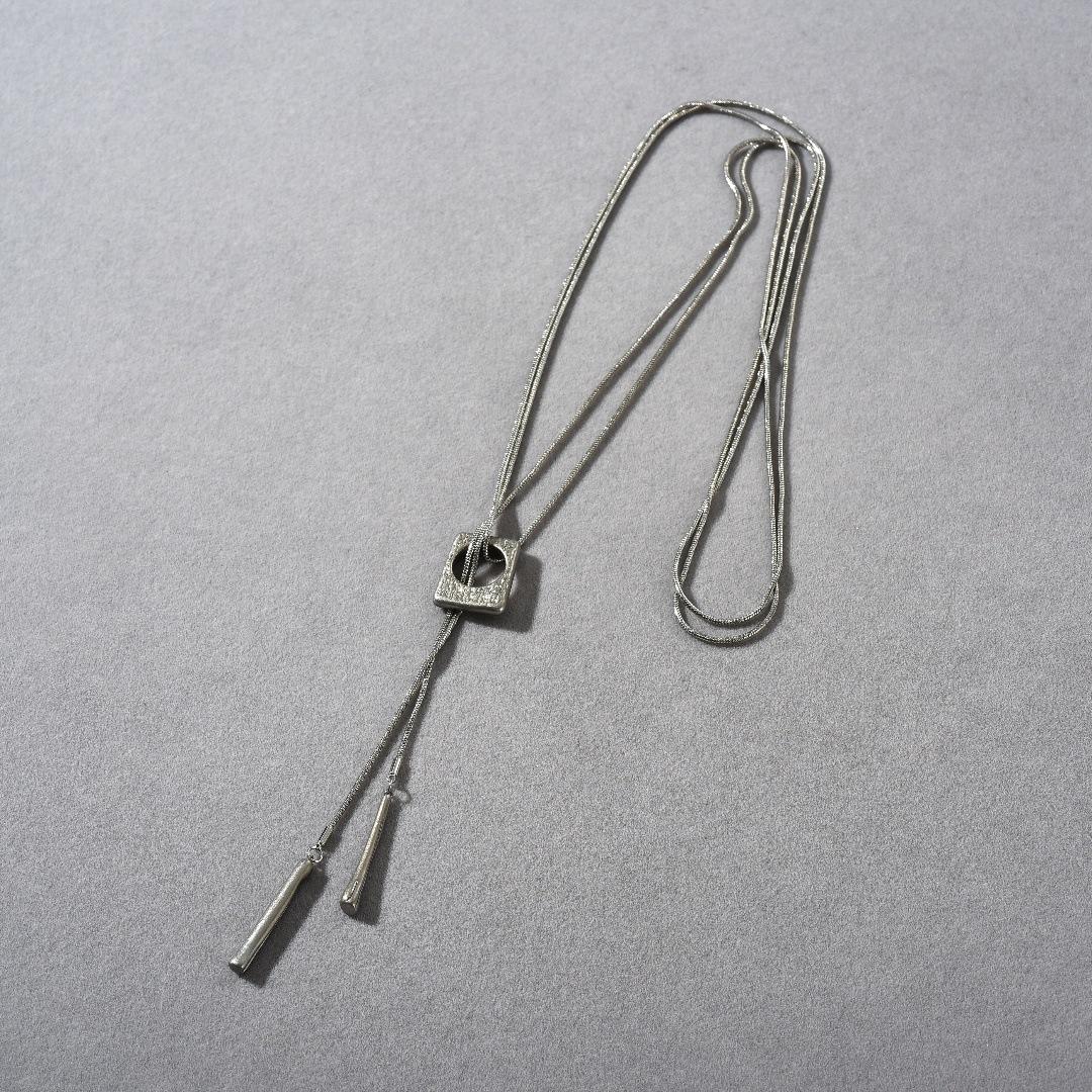 Autumn And Winter Unique Temperament Texture Pendant Adjustable Lock Sweater Chain Niche Fashion Simple Necklace
Autumn And Winter Unique Temperament Texture Pendant Adjustable Lock Sweater Chain Niche Fashion Simple Necklace