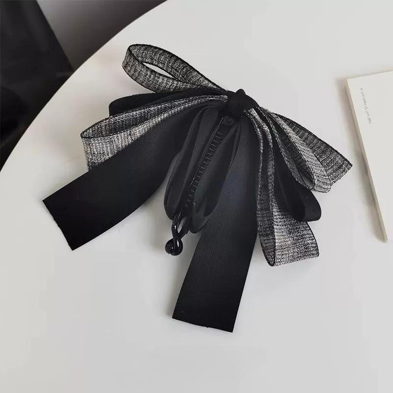 An Elegant Bow Banana Hairpin Featuring a Unique Heart Design with a Bow Ponytail Holder, in Beige And Brown, Perfect for a Woman S Everyday Look чорний
An Elegant Bow Banana Hairpin Featuring a Unique Heart Design with a Bow Ponytail Holder, in Beige And Brown, Perfect for a Woman S Everyday Look чорний