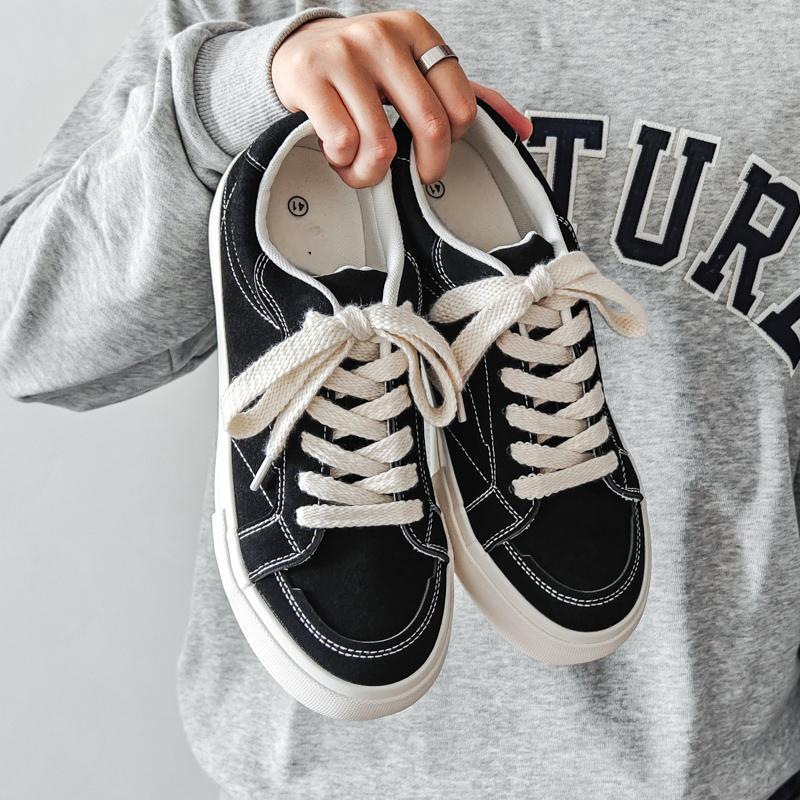 Summer men s shoes 2025 new breathable canvas shoes men s casual sports board shoes men s versatile low-top trendy shoes 44 зелений
Summer men s shoes 2025 new breathable canvas shoes men s casual sports board shoes men s versatile low-top trendy shoes 44 зелений