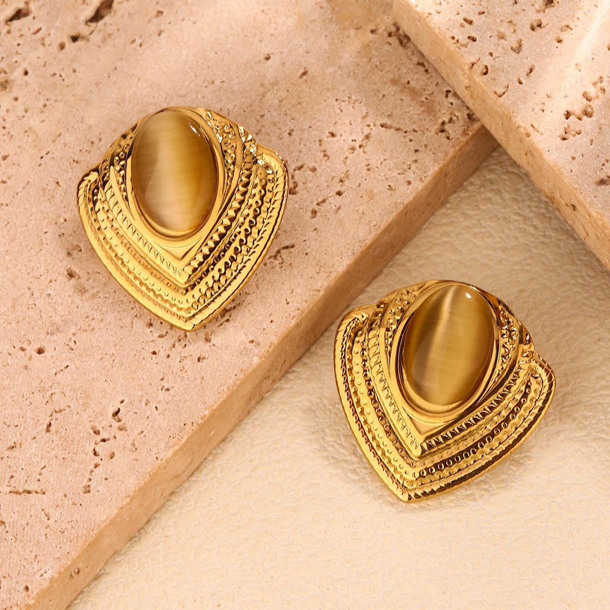 Retro Hong Kong style high sense medieval earrings temperament love vintage earrings design niche titanium steel earrings
Retro Hong Kong style high sense medieval earrings temperament love vintage earrings design niche titanium steel earrings