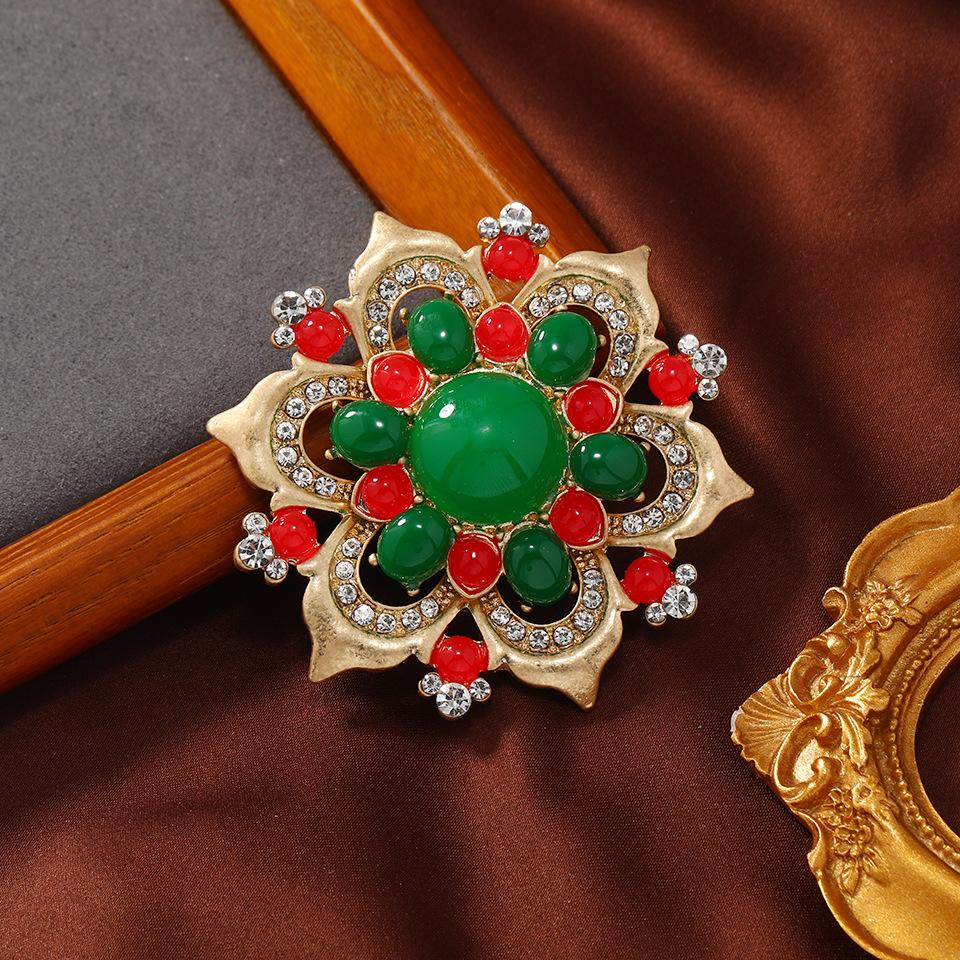 Vintage Baroque Cross Resin Stone Brooches Pins For Women Men Retro Palace Style Rhinestone Exquisite Badges Accessories Gift
Vintage Baroque Cross Resin Stone Brooches Pins For Women Men Retro Palace Style Rhinestone Exquisite Badges Accessories Gift