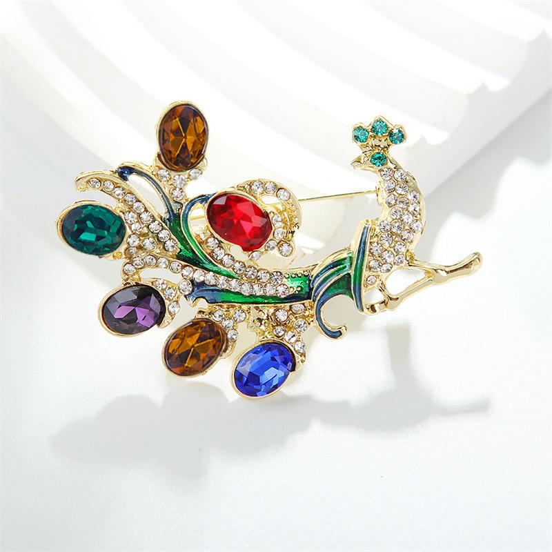 Peacock Women s Brooches Luxury Crystal Water Drop Brooches for Female Blue Red Rhinestone Bird Shape Metal Pins Clothing decor
Peacock Women s Brooches Luxury Crystal Water Drop Brooches for Female Blue Red Rhinestone Bird Shape Metal Pins Clothing decor