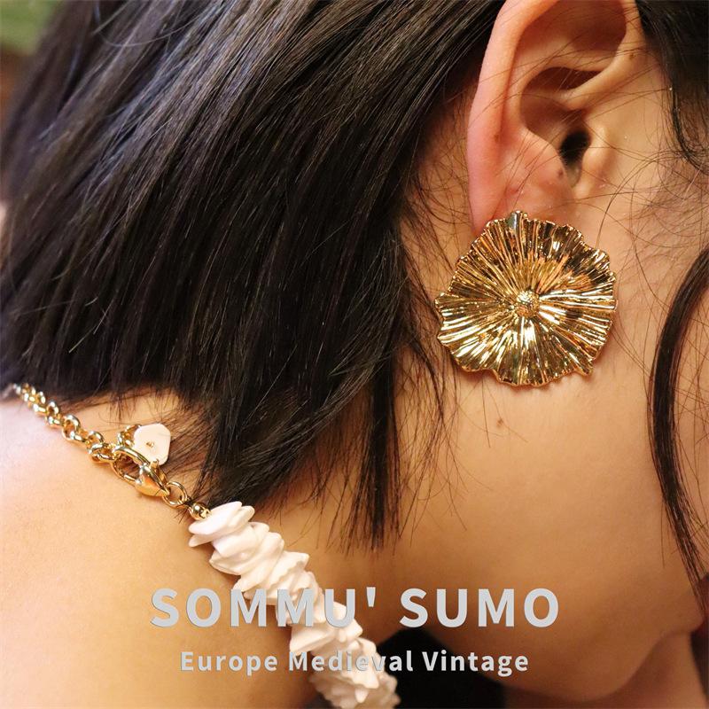 Shell Daisy Necklace European and American Niche Design Retro Irregular Light Luxury Flower Neutral Clavicle Chain Earrings Earrings
Shell Daisy Necklace European and American Niche Design Retro Irregular Light Luxury Flower Neutral Clavicle Chain Earrings Earrings