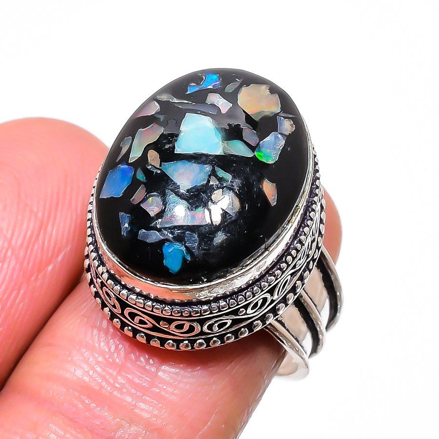 Natural Black Ethiopian Opal Gemstone 925 Sterling Silver Jewelry Ring Size 7.5 j2l47
Natural Black Ethiopian Opal Gemstone 925 Sterling Silver Jewelry Ring Size 7.5 j2l47