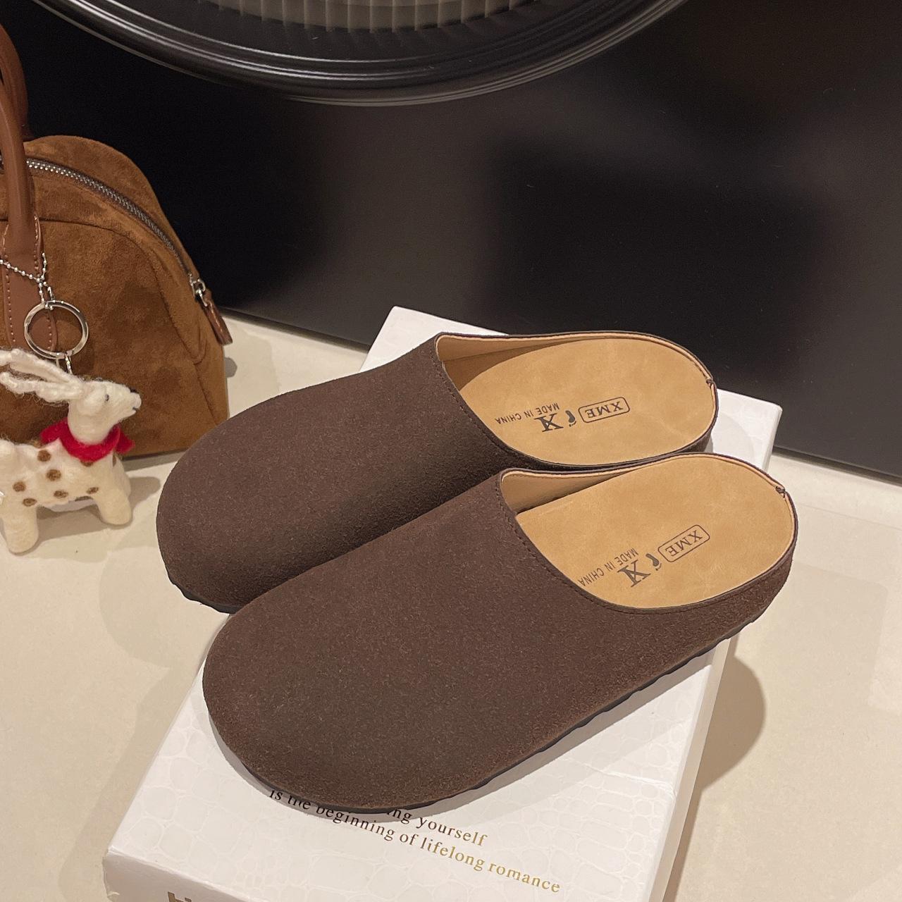 Баотоу тапочки женские для улицы весна и лето новые мягкая подошва увеличение высоты одна педаль ленивые туфли полутапочки 43 темно-коричневого
Баотоу тапочки женские для улицы весна и лето новые мягкая подошва увеличение высоты одна педаль ленивые туфли полутапочки 43 темно-коричневого