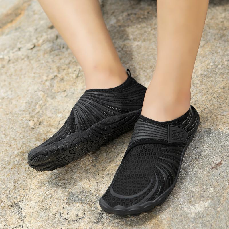 Outdoor parent-child creek shoes beach shoes men s and women s wading shoes anti-cut sea shoes quick-drying non-slip swimming shoes snorkeling shoes 46
Outdoor parent-child creek shoes beach shoes men s and women s wading shoes anti-cut sea shoes quick-drying non-slip swimming shoes snorkeling shoes 46