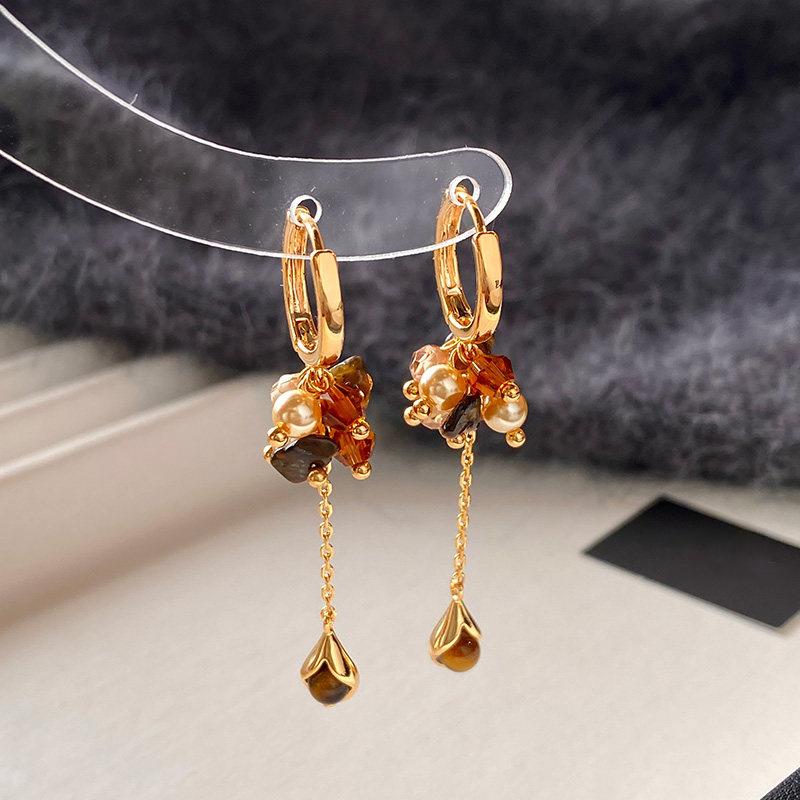 New Tiger s Eye Pearl Fringed Ear Buckle Maillard Retro Earrings Earrings Earrings Women
New Tiger s Eye Pearl Fringed Ear Buckle Maillard Retro Earrings Earrings Earrings Women