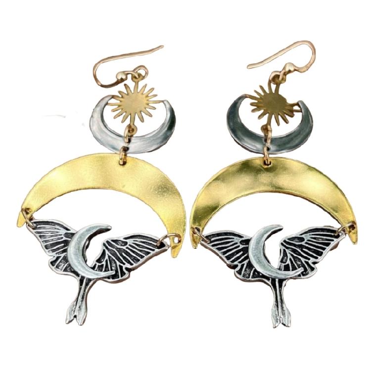 Delicate Moth Earrings Unique Women Daily Wear Earrings Alloy Texture Perfect for Adding a Mysterious to Any Outfit 1
Delicate Moth Earrings Unique Women Daily Wear Earrings Alloy Texture Perfect for Adding a Mysterious to Any Outfit 1