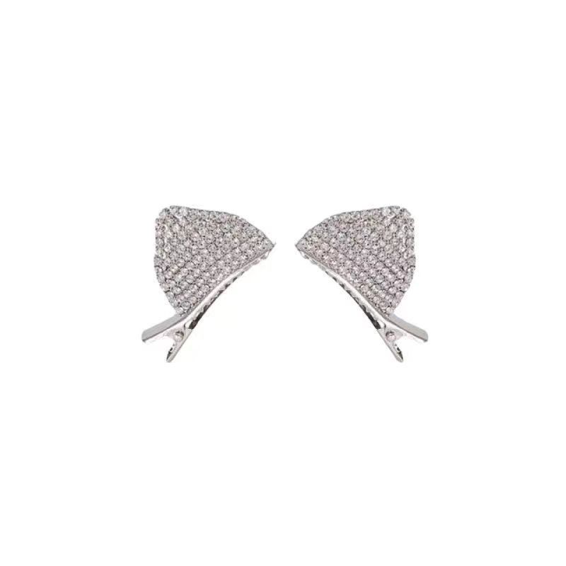 Rhinestone Cat Ear Hair Clips Set Crystal Embellished Hair Accessories for Women Girls Stylish Hair Ornament one size срібний
Rhinestone Cat Ear Hair Clips Set Crystal Embellished Hair Accessories for Women Girls Stylish Hair Ornament one size срібний