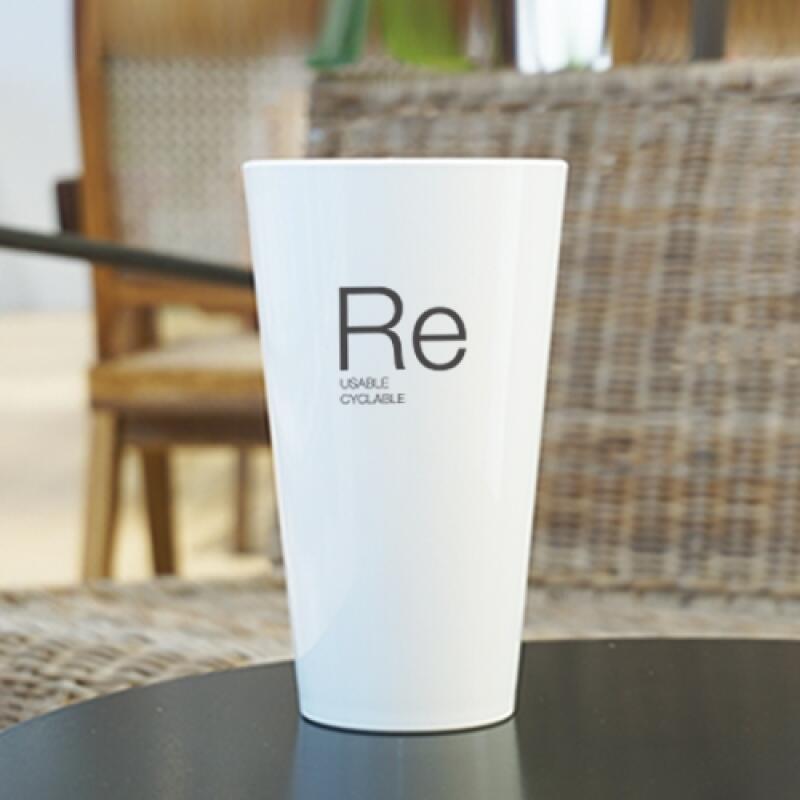 Opaque plastic party cups (grande) 1 piece
Opaque plastic party cups (grande) 1 piece