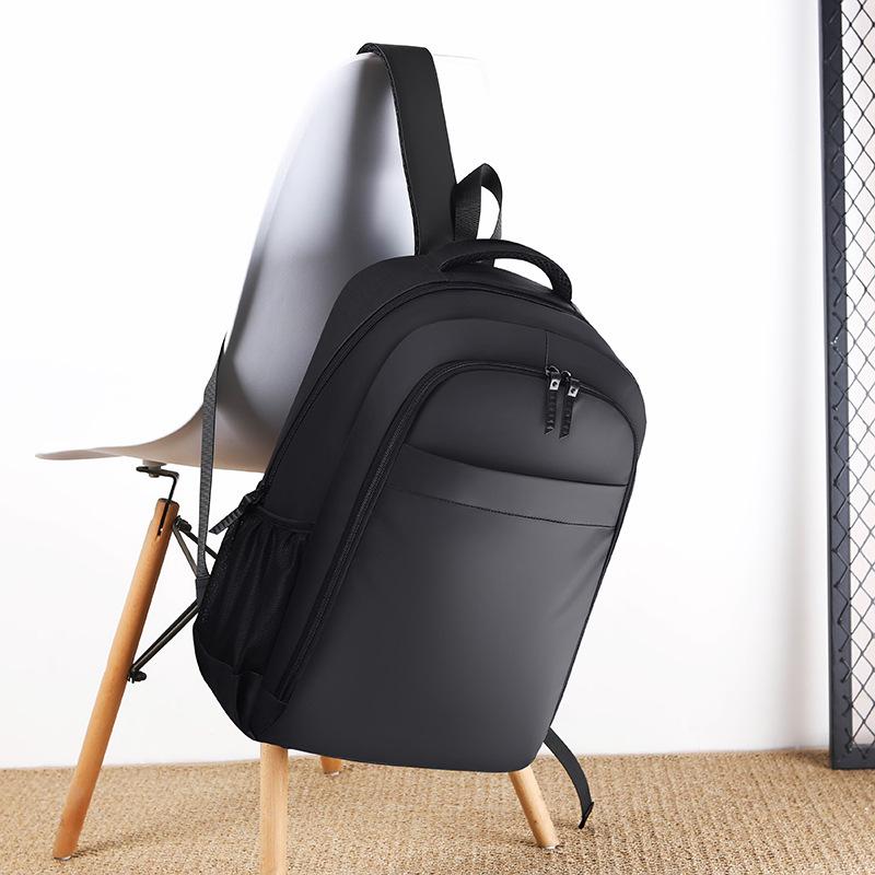 Business large-capacity waterproof computer bag, shoulder outdoor travel schoolbag, commuter bag, trendy waterproof bag чорний
Business large-capacity waterproof computer bag, shoulder outdoor travel schoolbag, commuter bag, trendy waterproof bag чорний