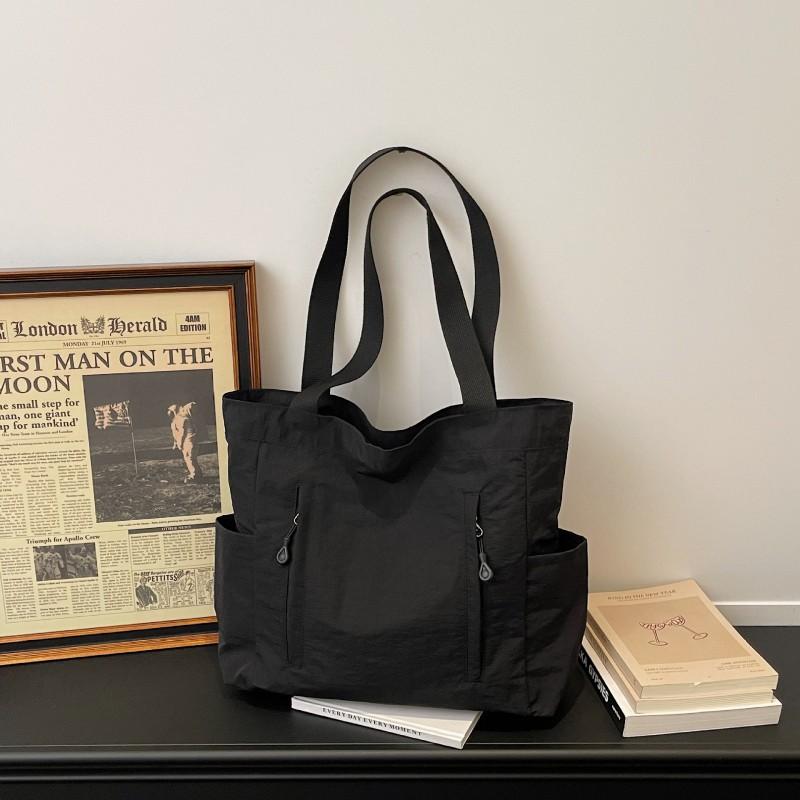 Simple Large-capacity Commuting Women s Shoulder Bag All-matching Multi-pocket Handbag Casual Light Foldable Tote чорний
Simple Large-capacity Commuting Women s Shoulder Bag All-matching Multi-pocket Handbag Casual Light Foldable Tote чорний