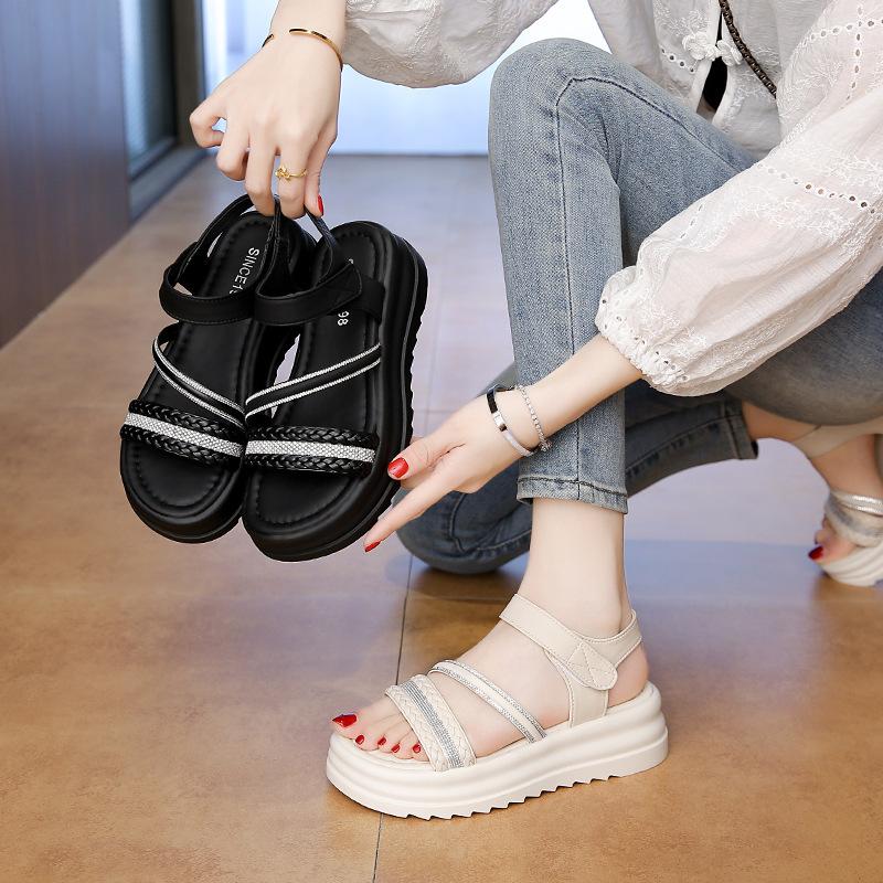 Soft-soled Velcro sports sandals women s summer cool slippers with new 2025 platform skirt outer wear season pregnant women 41 чорний
Soft-soled Velcro sports sandals women s summer cool slippers with new 2025 platform skirt outer wear season pregnant women 41 чорний