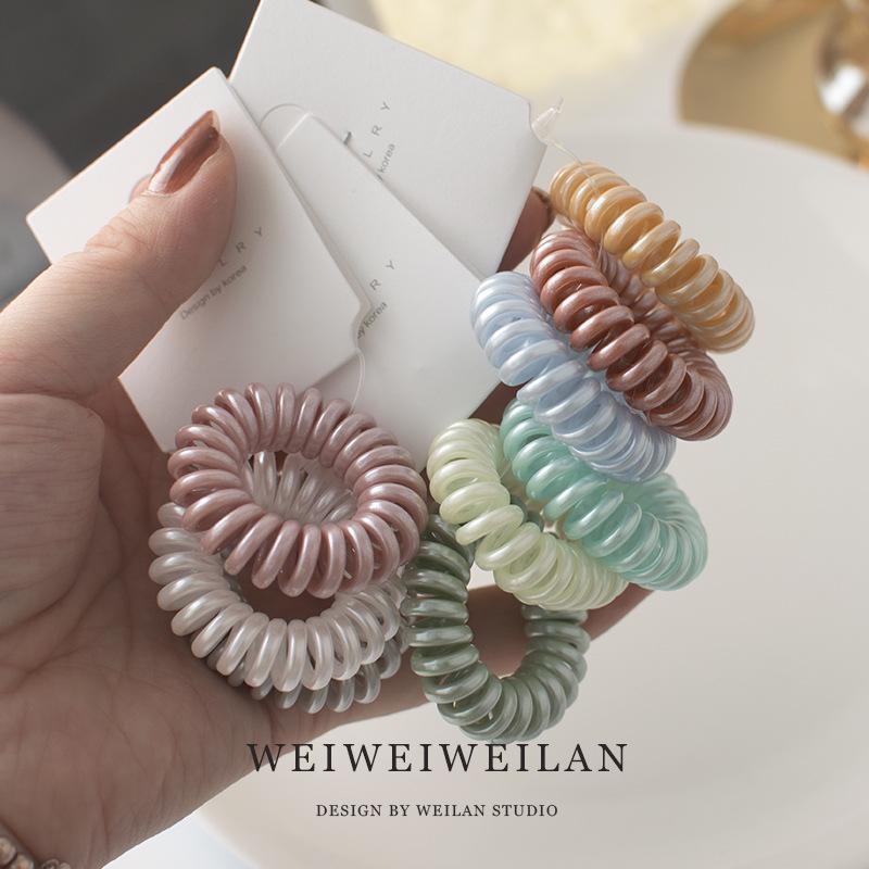 Set of 3 Korean Style Champagne Shiny Hair Ties, Small Size, High Elasticity, No Crease, Versatile Temperament.
Set of 3 Korean Style Champagne Shiny Hair Ties, Small Size, High Elasticity, No Crease, Versatile Temperament.