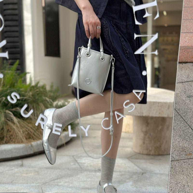 Micocah Women s One Shoulder Phone Bag Mica Silver
Micocah Women s One Shoulder Phone Bag Mica Silver