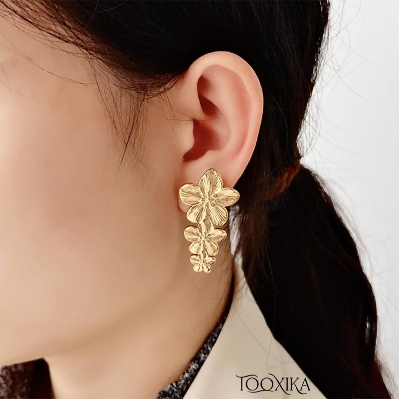 Tooxika High-end Earrings, Personalized Trend, Multi-color Three-layer Flower Earrings, Simple And Exaggerated Earrings
Tooxika High-end Earrings, Personalized Trend, Multi-color Three-layer Flower Earrings, Simple And Exaggerated Earrings