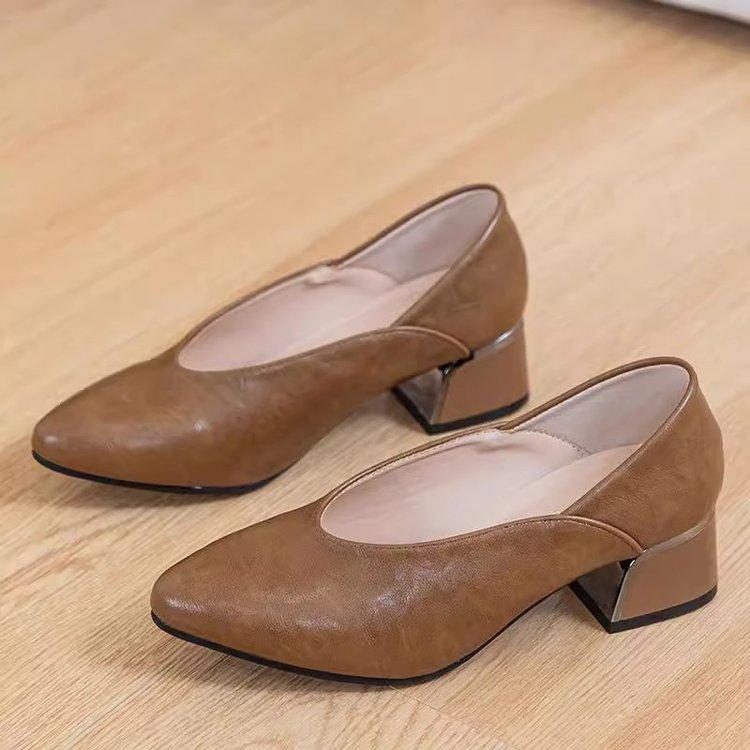 Весенне-летняя мода универсальные туфли-лодочки с открытым вырезом женские на толстом каблуке с острым носком на среднем каблуке женские кожаные туфли 40 коричневый
Весенне-летняя мода универсальные туфли-лодочки с открытым вырезом женские на толстом каблуке с острым носком на среднем каблуке женские кожаные туфли 40 коричневый