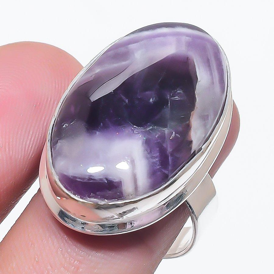 Natural Chevron Amethyst Gemstone 925 Sterling Silver Jewelry Ring Size 9 j5b92
Natural Chevron Amethyst Gemstone 925 Sterling Silver Jewelry Ring Size 9 j5b92