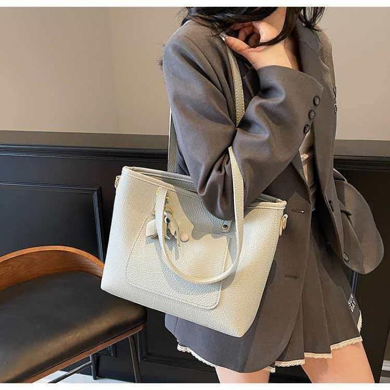Large-capacity Tote Bag Women s High-end Commuting Shoulder All-matching Niche One-shoulder Underarm 28x10x24 синій
Large-capacity Tote Bag Women s High-end Commuting Shoulder All-matching Niche One-shoulder Underarm 28x10x24 синій