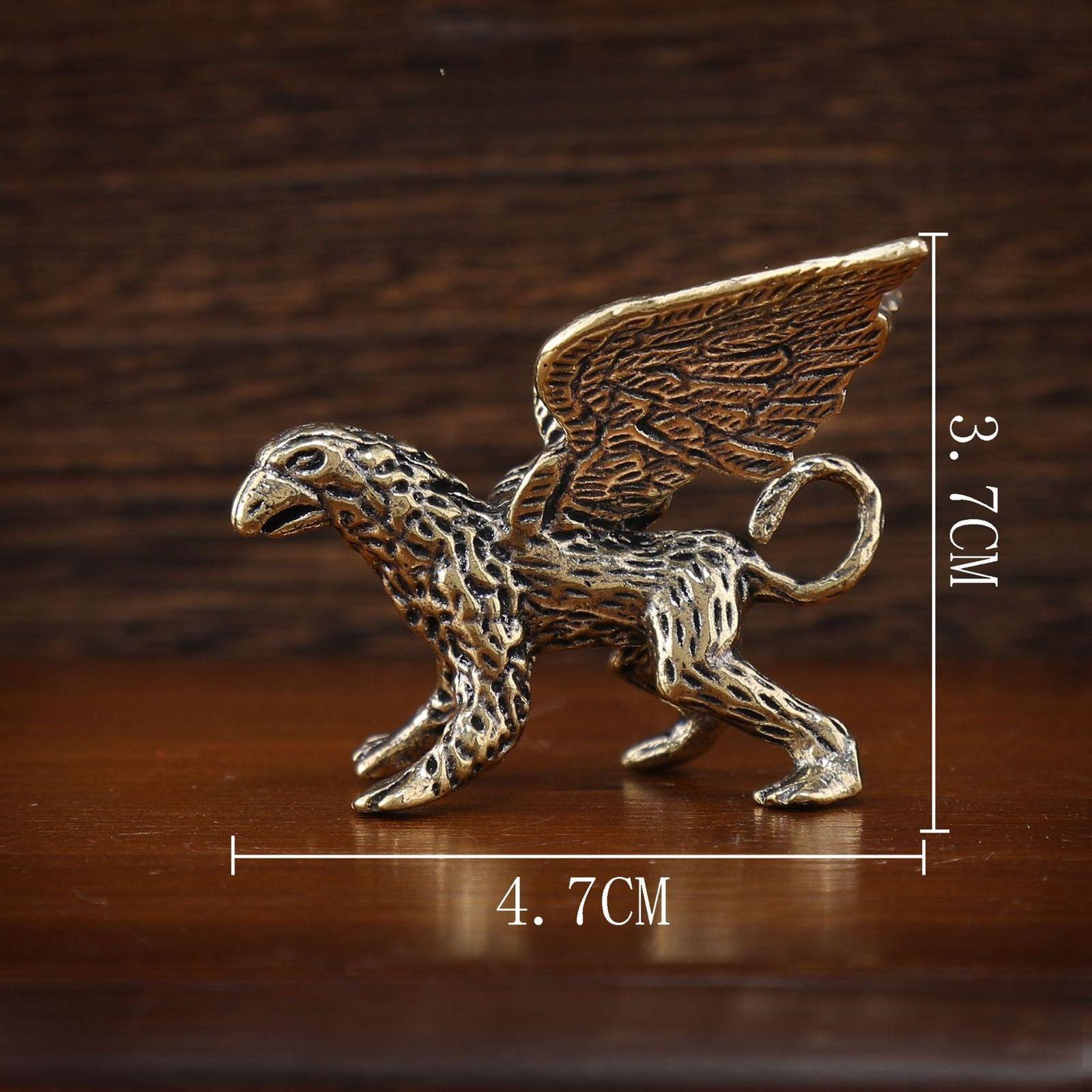 Chinese Mythical Beast Figurines Retro Home Feng Shui Decoration Solid Brass Pterosaur Dragon Small Statue Desktop Ornament темного кольору хакі
Chinese Mythical Beast Figurines Retro Home Feng Shui Decoration Solid Brass Pterosaur Dragon Small Statue Desktop Ornament темного кольору хакі