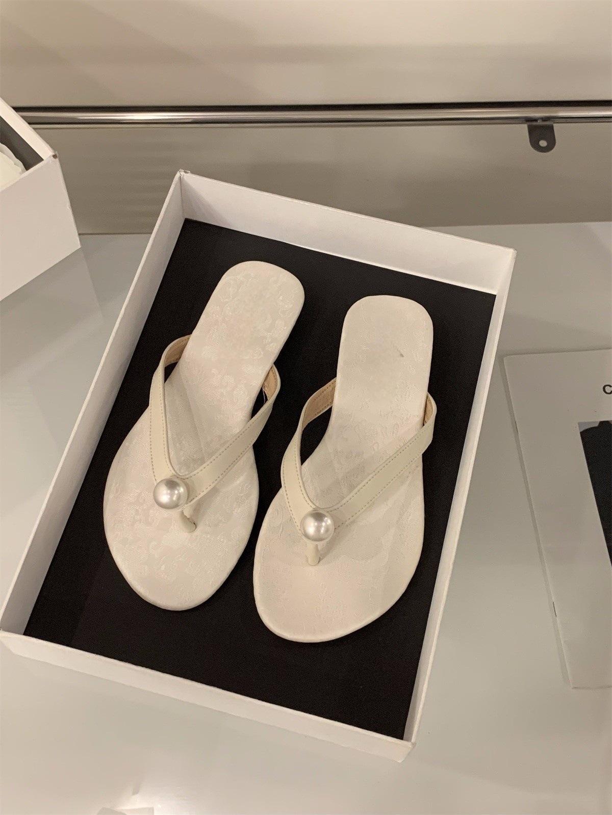 Плоские розовые шлепанцы с защипом для юбки, женская обувь, пляжные сандалии, жемчужные сандалии 40
Плоские розовые шлепанцы с защипом для юбки, женская обувь, пляжные сандалии, жемчужные сандалии 40